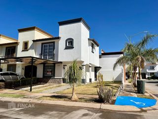 Casa Amueblada en Renta en Portalegre - Frente al Parque