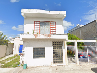 ¡No es una casa, es el acceso a una oportunidad exclusiva! Venta de casa en remate bancario, Cda. de Islas Malvinas, Playa del Carmen, Q.R.