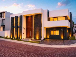 Cumbres del lago lujosa residencia en renta 4 recámaras con baño cuarto de servicio 6 garages