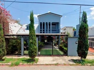 CASA EN VERACRUZ ACABADOS DE LUJO, SUPER AMPLIA, CUENTA CON TODOS LOS SERVICIOS Y AMENIDADES.