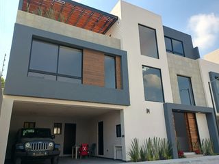 *VENDO CASA NUEVA DE LUJO $6,700,000 EN CHOLULA ZONA EXPLANADA CON OPCIÓN 4TA RECAMARA, JARDIN, CUARTO DE SERVICIO