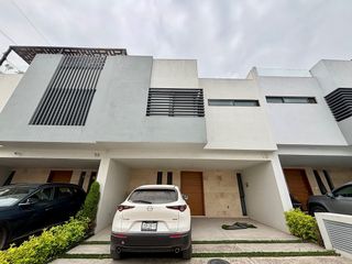 Casa en renta AMUEBLADA en Tossa Residencial, a unos minutos de Costco Sur