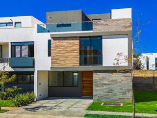 Casa de 5 recamaras Solares – Altanza Zapopan (Zona Real)