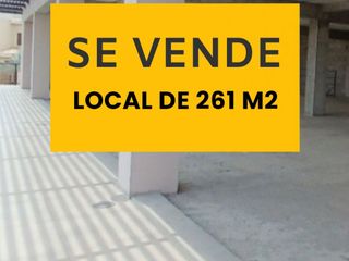 Se vende local comercial de 261 m2 en plaza comercial