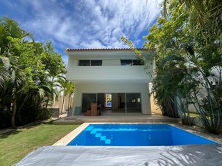 VENTA DE CASA EN LAGOS DEL SOL, PRECIO DE OPORTUNIDAD 10.5 M CON ALBERCA Y JARDIN
