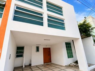 COLINAS DE SAN ISIDRO CASA AMUEBLADA EN RENTA FRENTE AL COSTCO TORRES LANDA LEON GTO