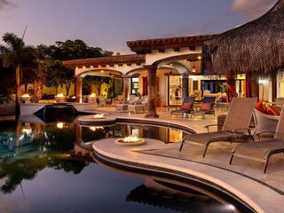 Residencia de lujo con alberca privada y vistas panorámicas, en venta
