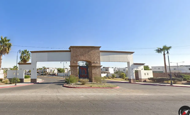 Casa ubicada en fraccionamiento Residencial Verona Mexicali B.C. Con 3 recamaras y 259m2. Con áreas comunes, áreas de juegos infantiles, acceso contro