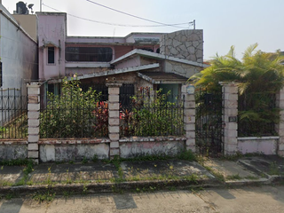 CASA CON UBICACIÓN CÉNTRICA DE 5 RECÁMARAS, NANCHITAL DE LÁZARO CÁRDENAS DEL RÍO, VERACRUZ.