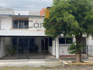 CASA RESIDENCIAL MUY AMPLIA EN LOMAS VISTA HERMOSA, COLIMA.