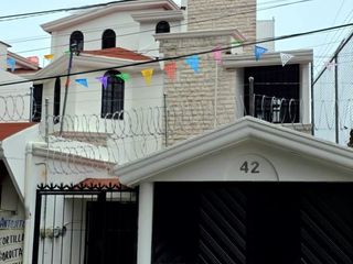 RENTA AMPLIA CASA cerca Hospital Militar, Banjército y Parque ecológico