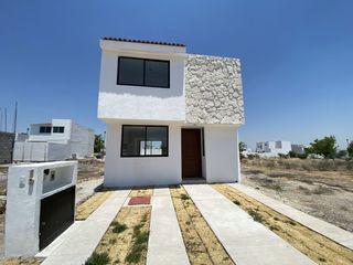 RENTA CASA CIUDAD MADERAS COND JARDINES,3 recamaras,2.5 baños,equipada