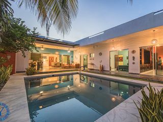 Casa Beto: Gran Residencia Familiar de una Sola Planta en Cholul