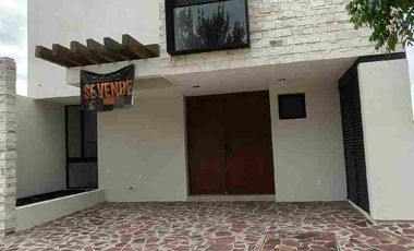 CASA EN VENTA NUEVA, MODERNA, 3 RECÁMARAS, JARDÍN, FRENTE A AREA VERDE EN MAYORCA RESIDENCIAL