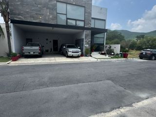 RESIDENCIA EN RENTA EN FLOR DE PIEDRA, MONTERREY SUR