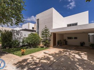 Casa Arborea, espaciosa vivienda contemporánea en Conkal