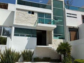 CASA AMUEBLADA EN RENTA EN FRACCIONAMIENTO EL SAUCEDAL ATRÁS DE LA VISTA