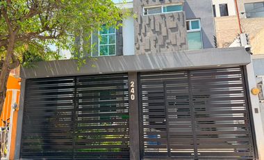 Casa en Venta Fracc. El Tapatio, San Pedro Tlaquepaque, Jalisco