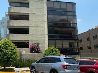 Departamento en Renta de 208 m² con 2 Recámaras, Family Room y 4 Estacionamientos