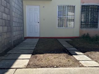 Venta de casa con opcion a crecimiento en Villas de San Martín, Chalco
