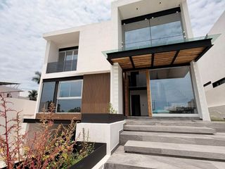 CASA NUEVA EN LOMAS DE COCOYOC