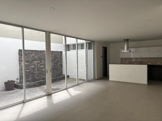 CASA EN RENTA EN AV. LA PAZ, COL. AMERICANA