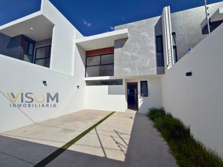 Casa con 3 Recámaras a Minutos de UVM Puebla | Jardín Privado
