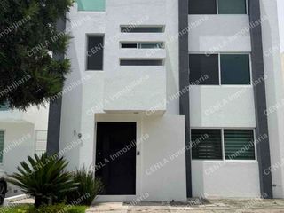 CASA EN VENTA 5 RECÁMARAS, LOMAS ANGELÓPOLIS ll