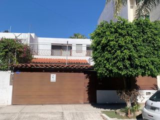 CASA EN VENTA EN JARDINES DE SAN IGNACIO ( CHAPALITA)