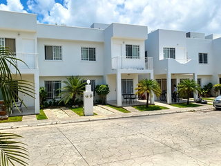 PRECIOSA CASA DE DOS NIVELES, CON UNA  EXCELENTE UBICACIÓN.