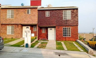 CASA EN VENTA EN FRACCIONAMIENTO BOSQUES DE LA TRINIDAD