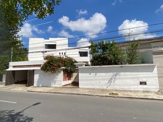 RESIDENCIA EN AVENIDA CÁMARA DE COMERCIO, BENITO JUÁREZ NORTE, MÉRIDA