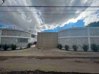 Renta de Bodega y Patio  en Sanctorum*