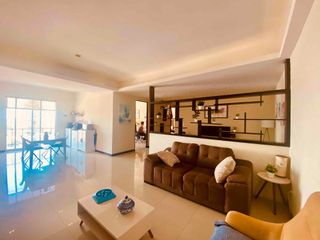Venta de Amplio Departamento en Colonia La Paz