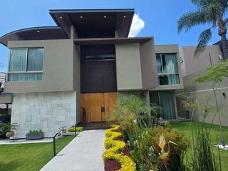 LA CAÑADA JURIQUILLA FRACCIONAMIENTO EXCLUSIVO CASA 880M2 TERRENO 565M2 CONSTRUCCION 3 RECAMARAS JARDIN