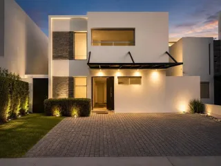 RENTA CASA EN MISION SAN JERONIMO FRENTE AL CENTRO COMERCIAL PASEO QRO CON AMENIDADES PREMIUM