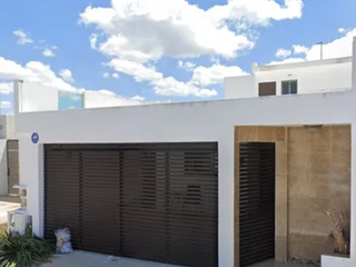 Hermosa y amplia casa en venta en Las Américas II, Mérida