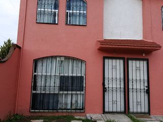 Se renta casa amueblada en SAUCES V, a 15 min del aeropuerto de Toluca, acceso rápido a CDMX.
