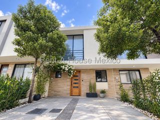 CASA EN VENTA EN EL REFUGIO DE 137M2 | 3 RECAMARAS + SALA TV | AMENIDADES