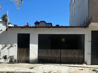 CASA EN VENTA DE REMATE HIPOTECARIO UBICADA EN LA COLONIA EL PETEN CERCA DE LA PLAYA APROVECHA SOLO PAGO DE CONTADO CON RECURSO PROPIO