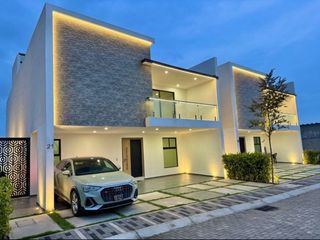 Moderna Residencia a Estrenar en Llano Grande, Metepec | Roof Garden, 4 Recámaras y Seguridad 24/7