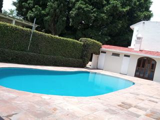 RENTA Y VENTA DE CASA SOLA EN FRACC. LOMAS DE CORTES, CUERNAVACA