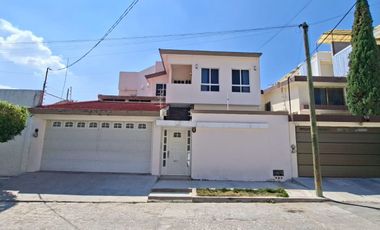 CASA EN VENTA EN FRACCIONAMIENTO LOS LAURELES