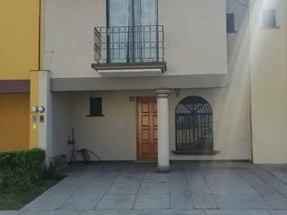 SE RENTA CASA EN BALAUSTRADAS, QUERÉTARO