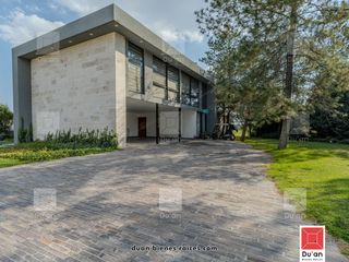 Casa en venta en el Bosque Country Club, junto al campo de Golf