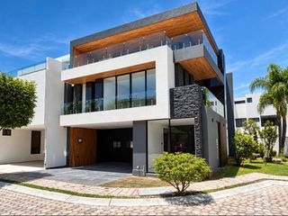 Casa nueva en venta en Lomas de Angelópolis Puebla con 3 habitaciones y roof garden