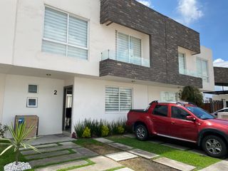 Casa moderna cerca de Av. Lerma, en Fraccionamiento Grafito, San Mateo Atenco