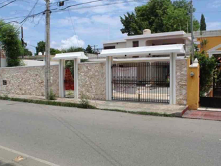 Hermosa casa en venta con vista panorámica en Lourdes, Mérida