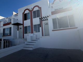 Hermosa casa con caseta de seguridad las 24 horas en renta!