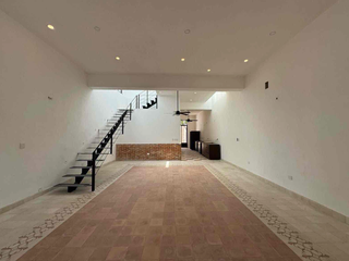 Hermosa casa en venta con alberca y vista panorámica en Mérida